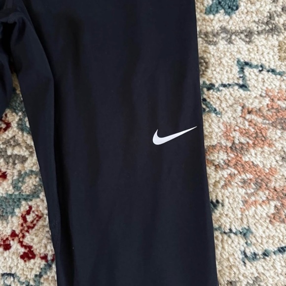 Nike Pro Warm Training Tights for Women in Black - Picture 2 of 5